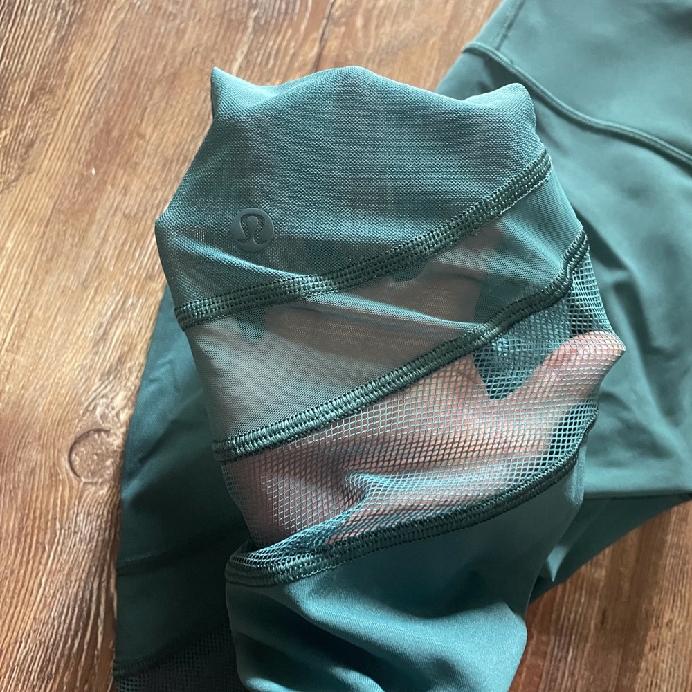 Lululemon mesh leggings - Picture 5 of 8